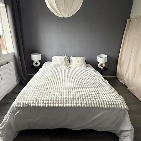 Spacieux - 5min Du Centre Apartmán *