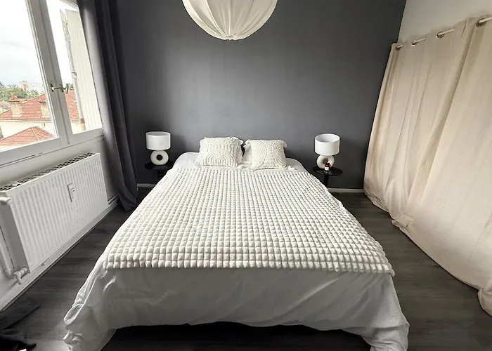 Spacieux - 5min Du Centre Lejlighed *